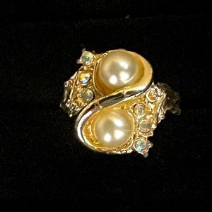 Vintage faux Pearl and rhinestone costume ring